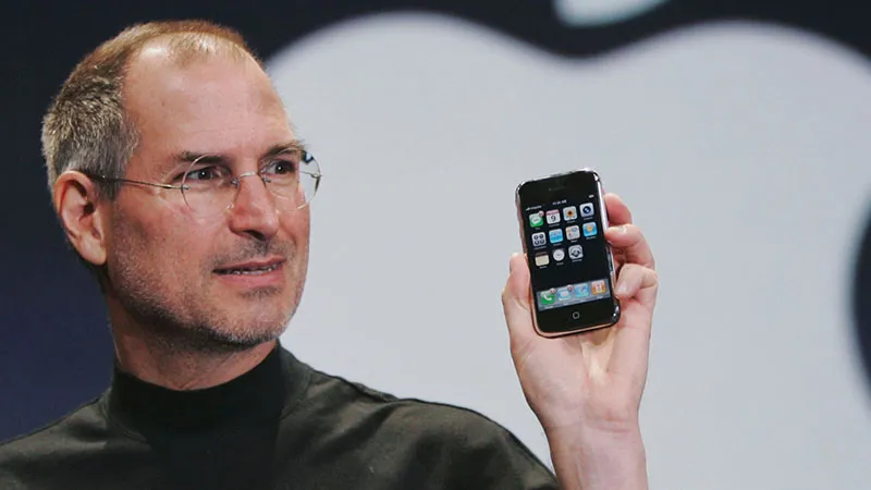 Steve Jobs giới thiệu iPhone