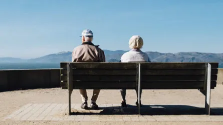 6 lời khuyên gìn giữ tình yêu từ cặp vợ chồng cao tuổi nhất thế giới
